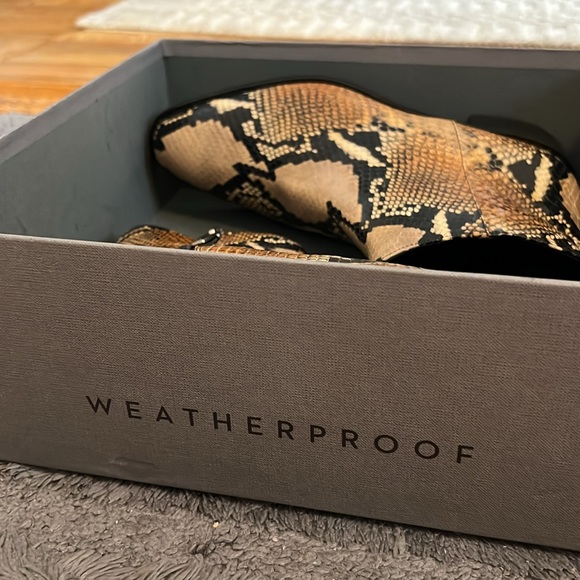 Aquatalia Faelynn Snake Print Caramel/Black Boots - Picture 10 of 10